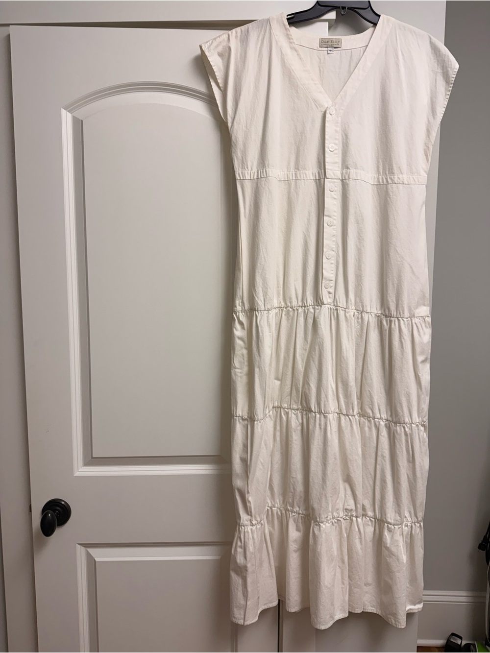 Sleeveless White V-Neck Tiered Maxi Dress